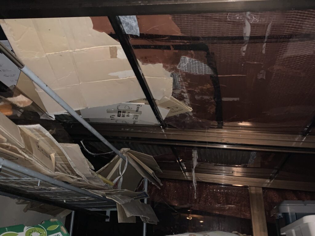 サンルーム修理ビフォー